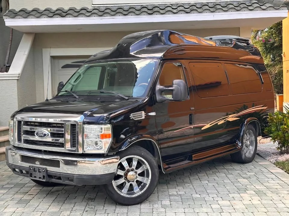 2010 Ford Econoline Van - Image 12 of 20
