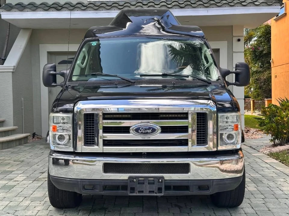 2010 Ford Econoline Van - Image 19 of 20