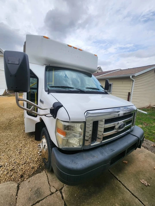 2010 Ford Econoline Van - Image 3 of 15