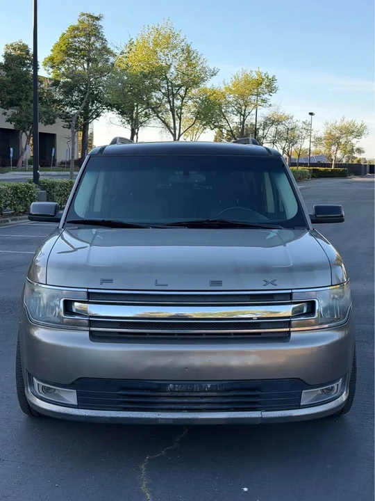 2010 Ford Flex - Image 2 of 12