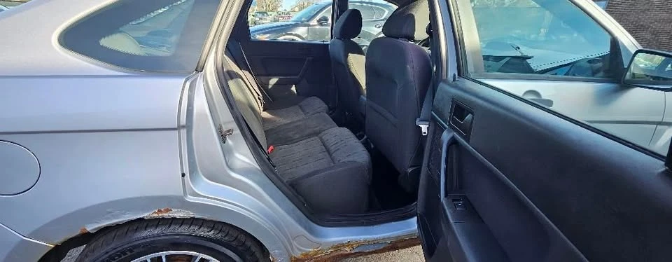 2010 Ford Focus 2nd Gen - Image 14 of 20