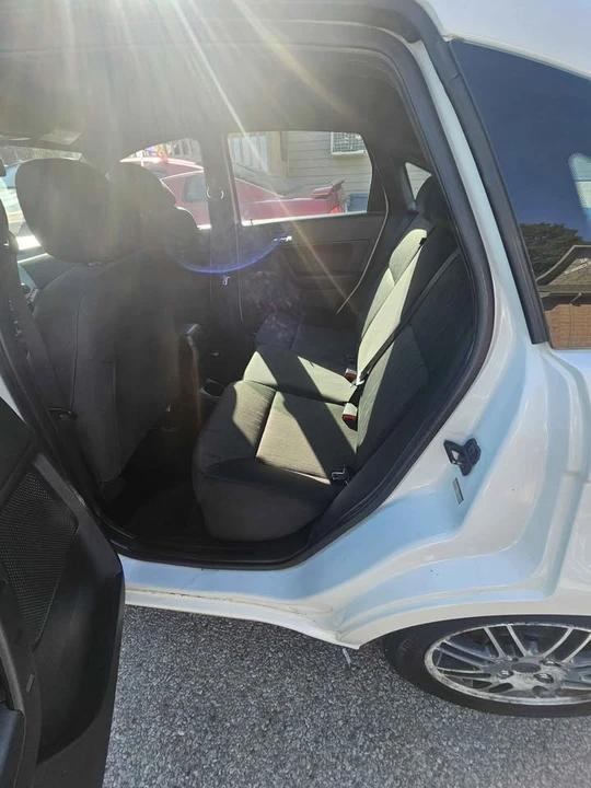 2010 Ford Focus 2nd Gen - Image 5 of 7