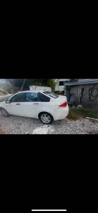 2010 Ford Focus 2nd Gen - Image 5 of 8