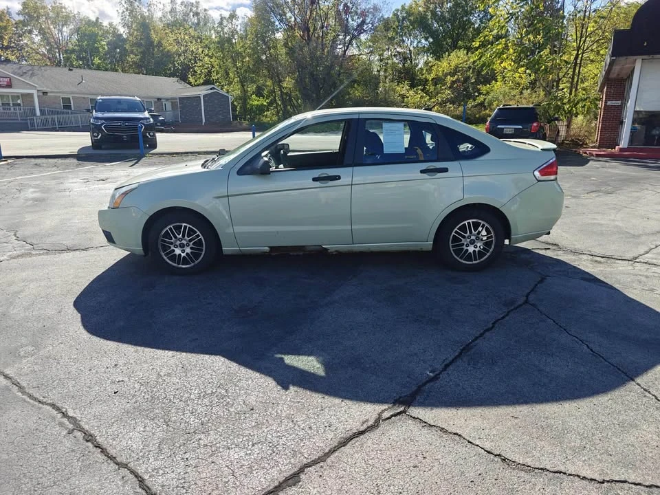 2010 Ford Focus 2nd Gen - Image 6 of 16