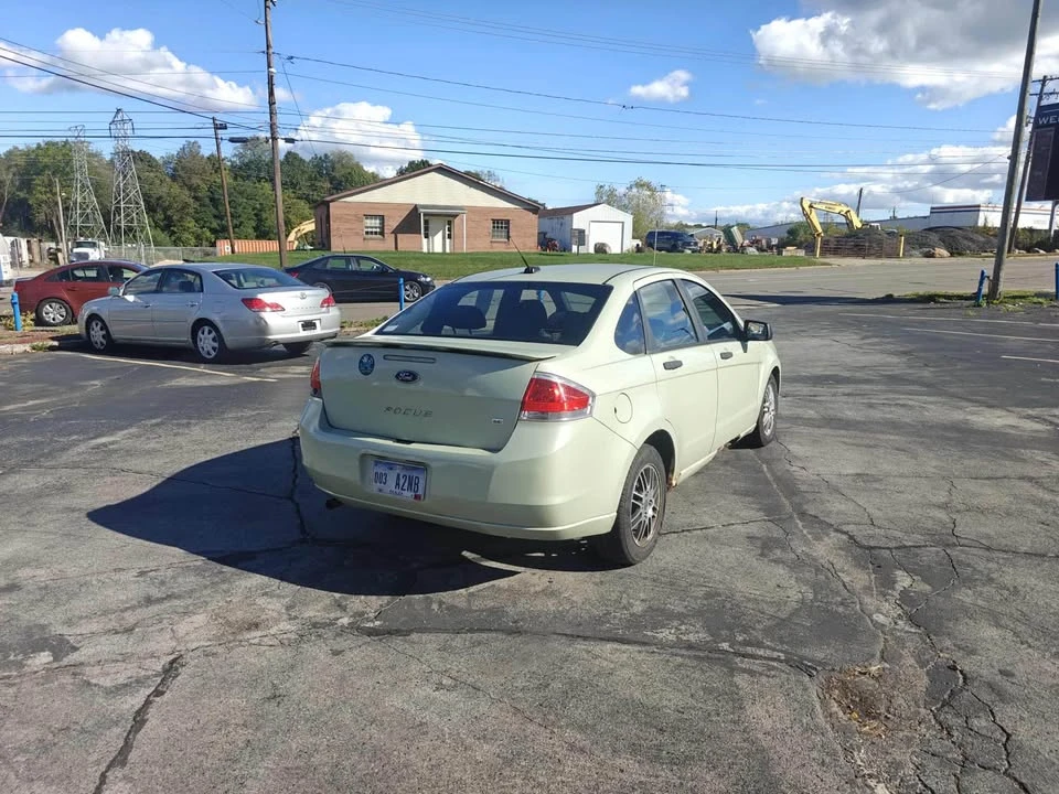 2010 Ford Focus 2nd Gen - Image 4 of 16