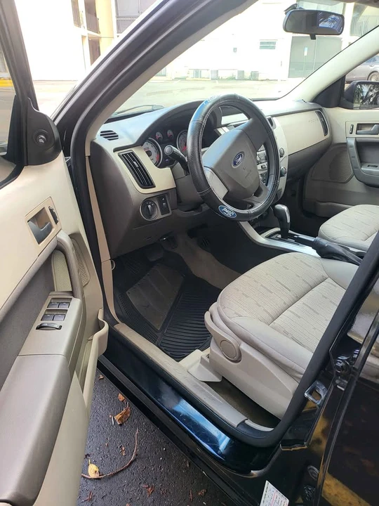 2010 Ford Focus 2nd Gen - Image 7 of 12
