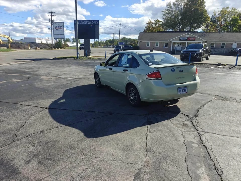 2010 Ford Focus 2nd Gen - Image 8 of 16