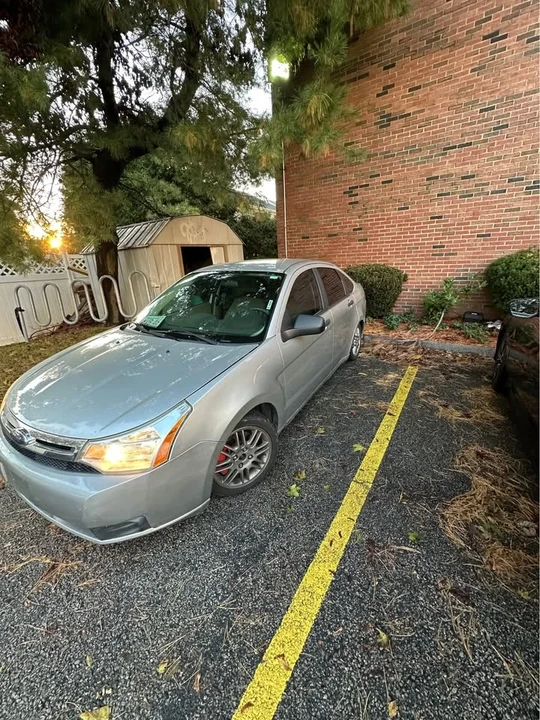 2010 Ford Focus 2nd Gen - Image 2 of 9