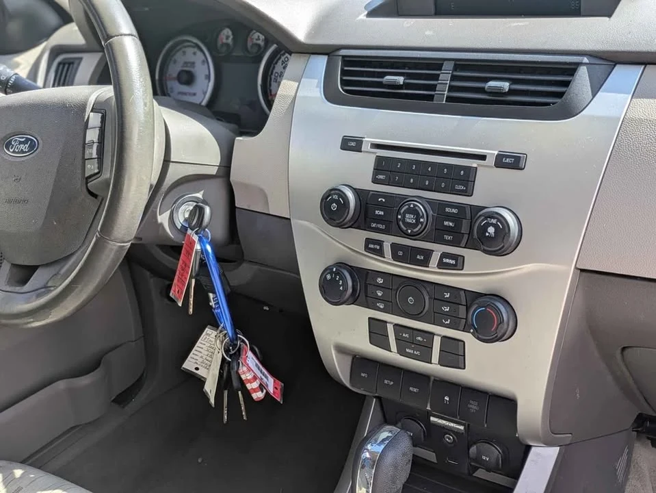 2010 Ford Focus 2nd Gen - Image 5 of 11