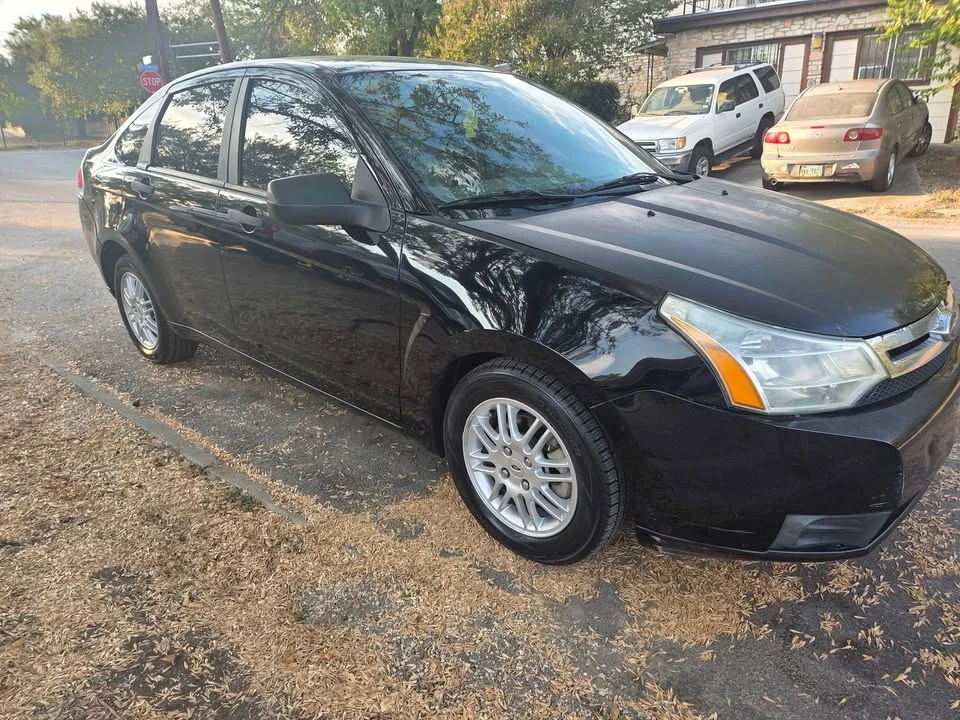 2010 Ford Focus 2nd Gen - Image 2 of 5