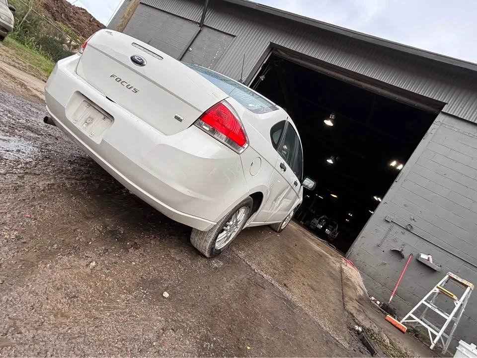 2010 Ford Focus 2nd Gen - Image 3 of 6