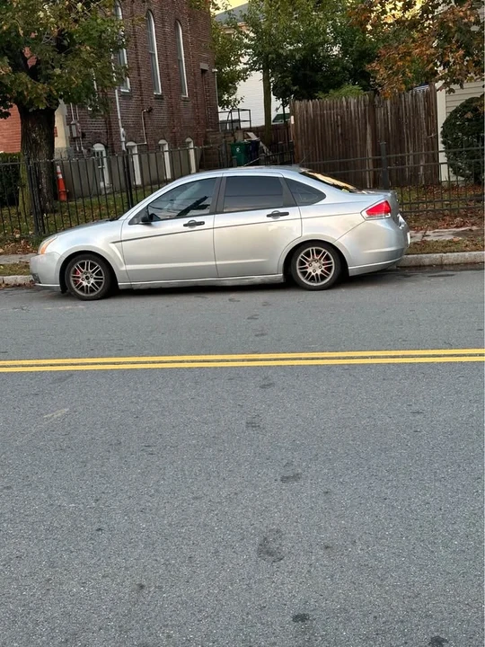 2010 Ford Focus 2nd Gen - Image 7 of 9
