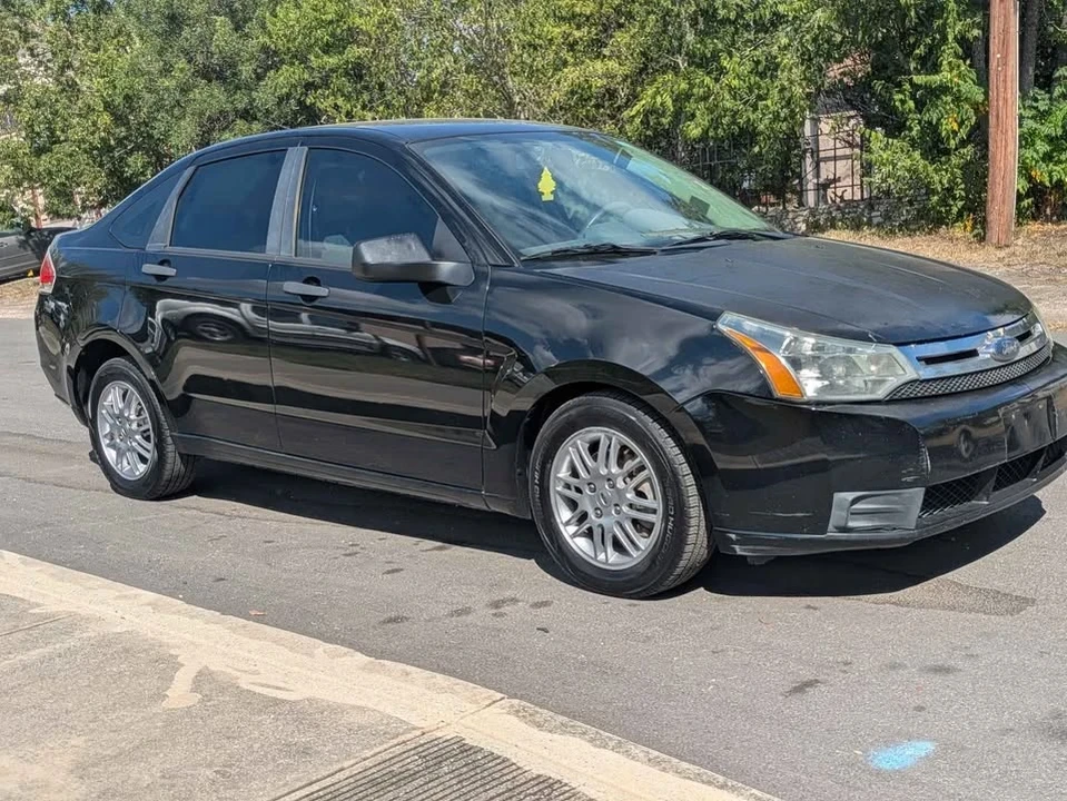 2010 Ford Focus 2nd Gen - Image 3 of 11