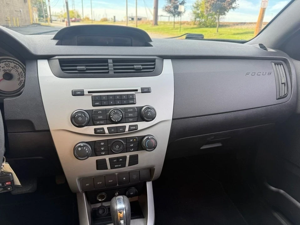 2010 Ford Focus 2nd Gen - Image 14 of 16
