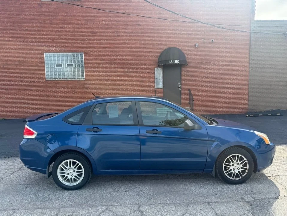 2010 Ford Focus 2nd Gen - Image 2 of 16
