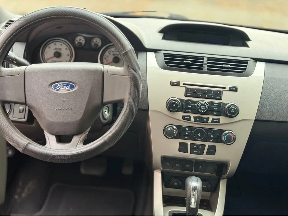 2010 Ford Focus 2nd Gen - Image 9 of 13