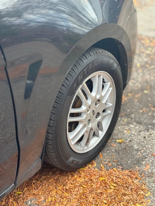 2010 Ford Focus 2nd Gen - Image 11 of 13