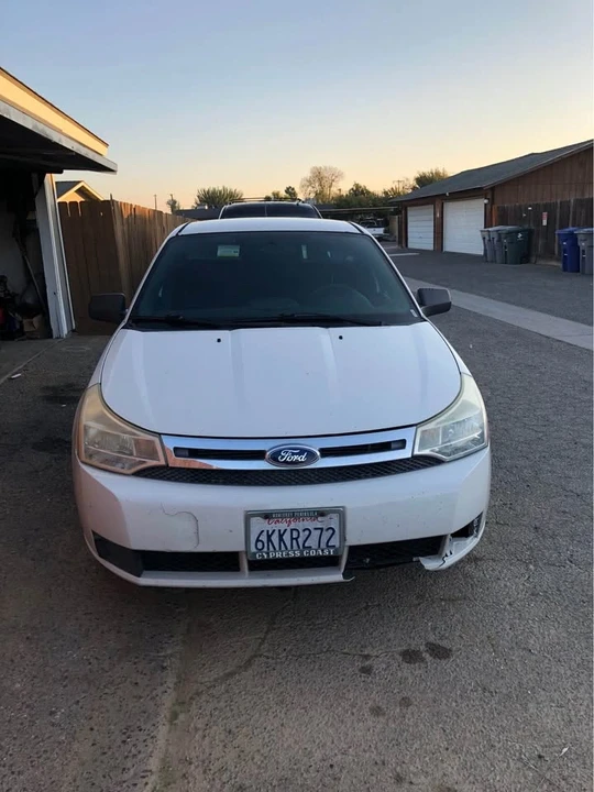 2010 Ford Focus 2nd Gen - Image 2 of 8