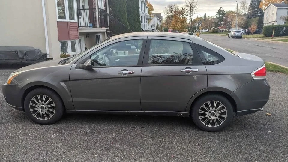 2010 Ford Focus 2nd Gen - Image 2 of 17