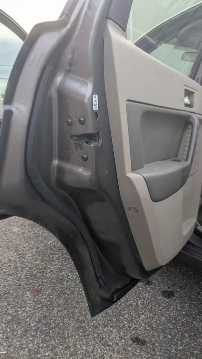 2010 Ford Focus 2nd Gen - Image 17 of 17
