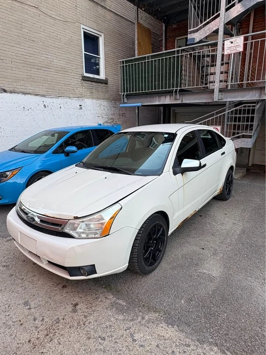2010 Ford Focus 2nd Gen - Image 2 of 10