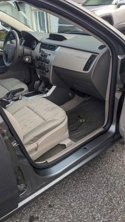 2010 Ford Focus 2nd Gen - Image 10 of 17