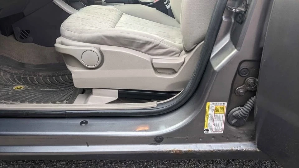 2010 Ford Focus 2nd Gen - Image 11 of 17