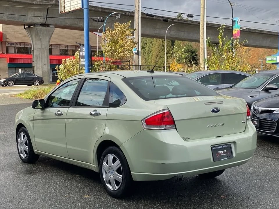 2010 Ford Focus 2nd Gen - Image 5 of 16