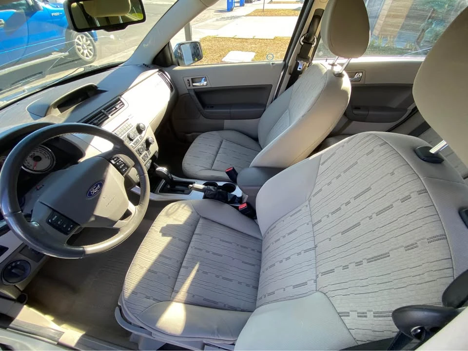 2010 Ford Focus 2nd Gen - Image 10 of 19