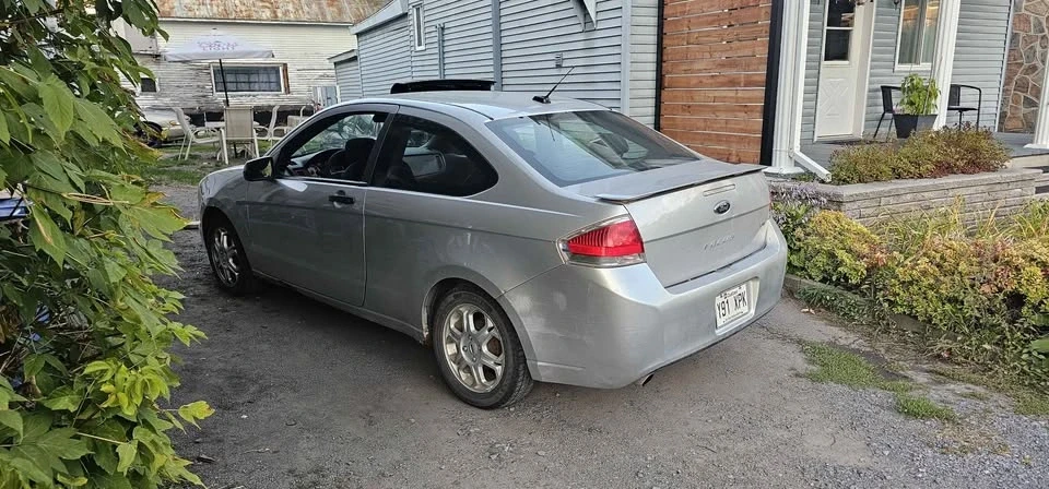 2010 Ford Focus 2nd Gen - Image 2 of 9
