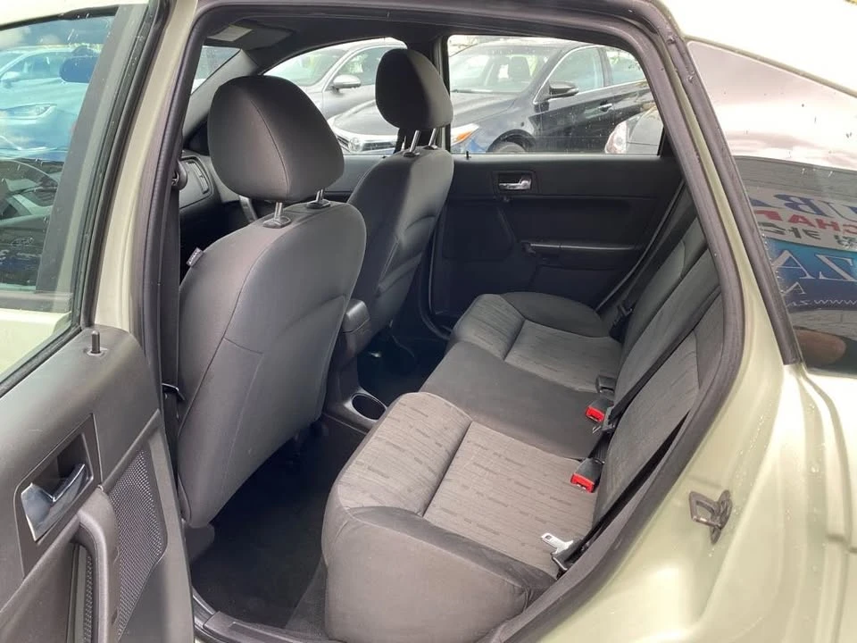 2010 Ford Focus 2nd Gen - Image 10 of 16