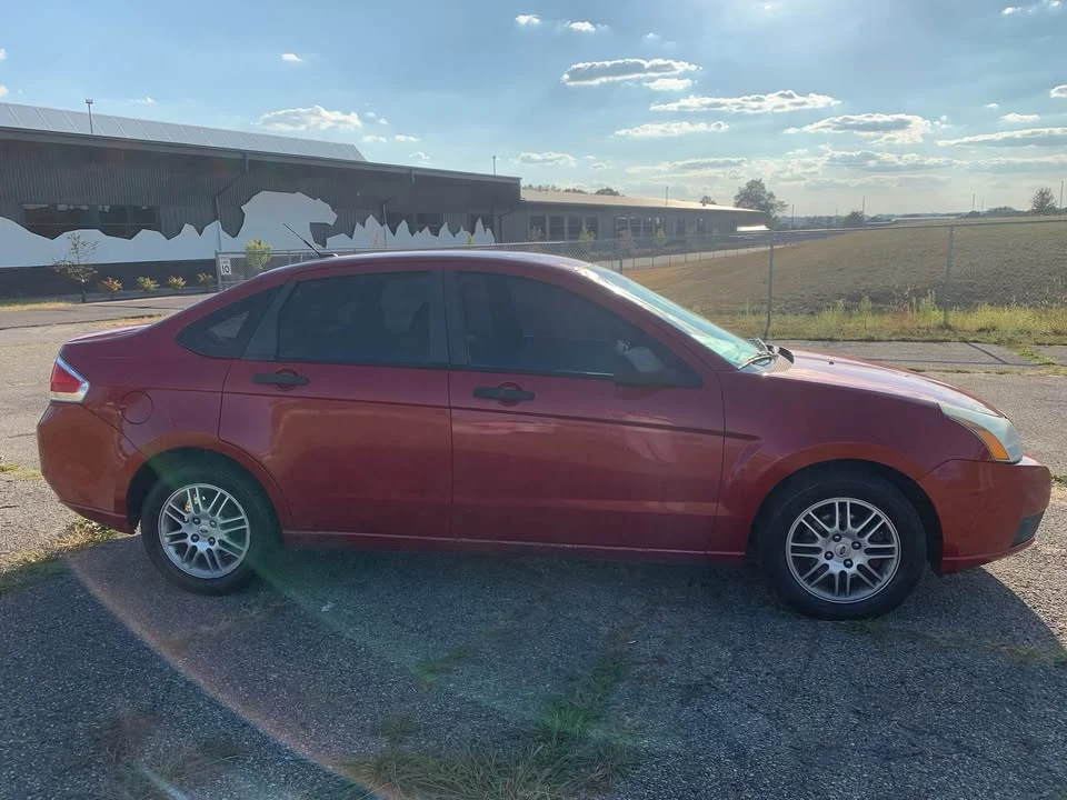 2010 Ford Focus 2nd Gen - Image 3 of 6