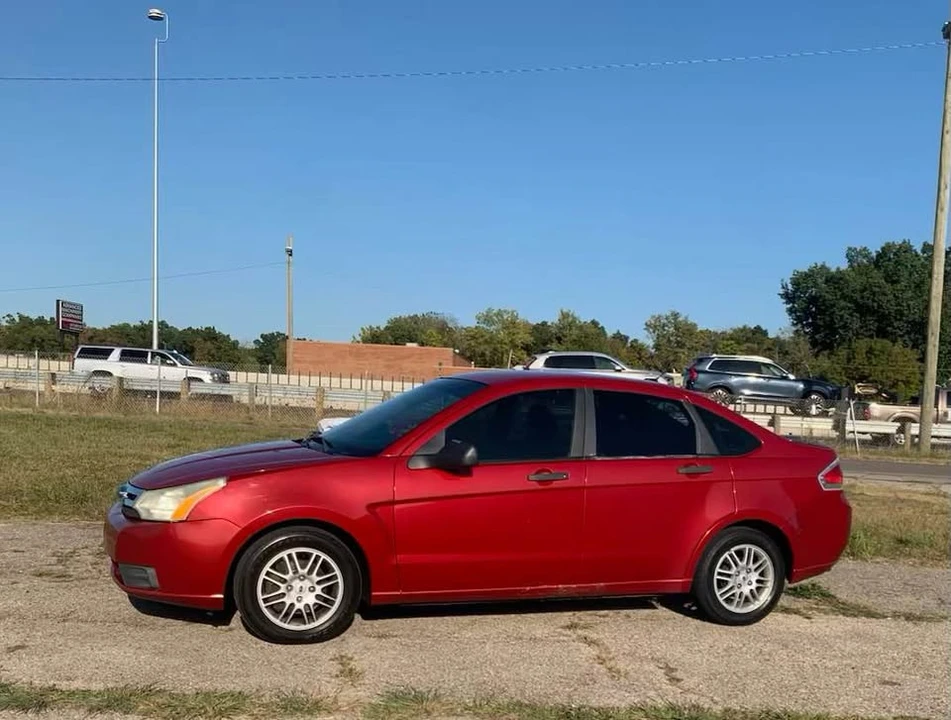 2010 Ford Focus 2nd Gen - Image 2 of 6