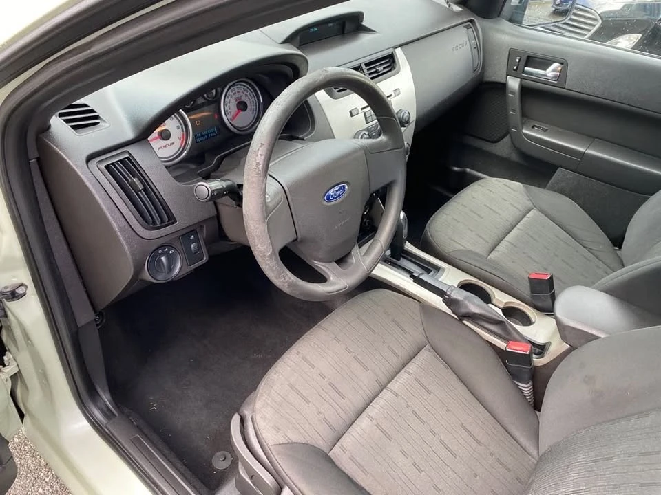 2010 Ford Focus 2nd Gen - Image 9 of 16