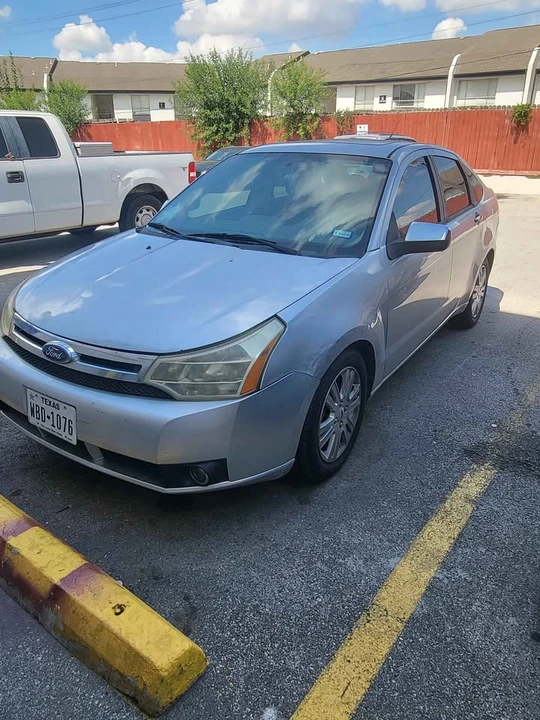 2010 Ford Focus 2nd Gen - Image 2 of 3
