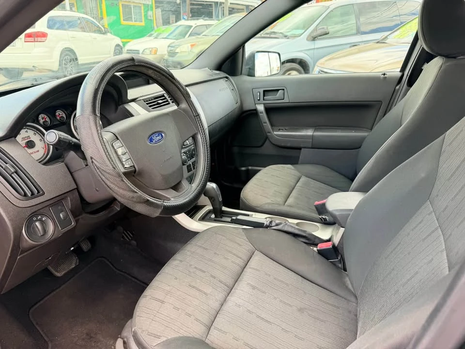 2010 Ford Focus - Image 5 of 8