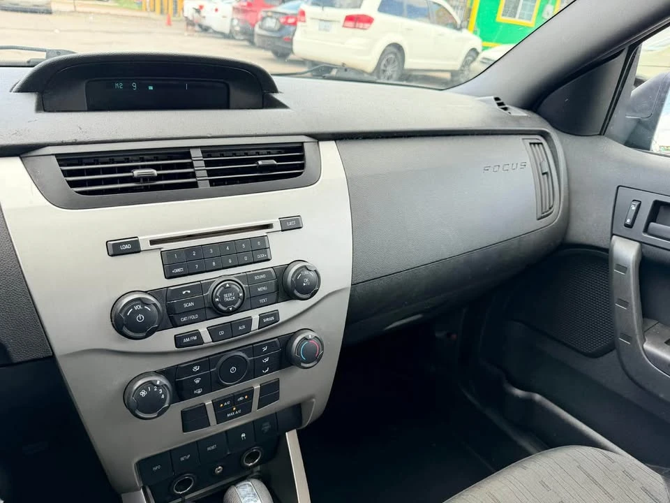 2010 Ford Focus - Image 7 of 8
