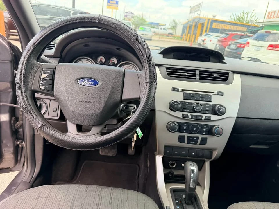2010 Ford Focus - Image 6 of 8