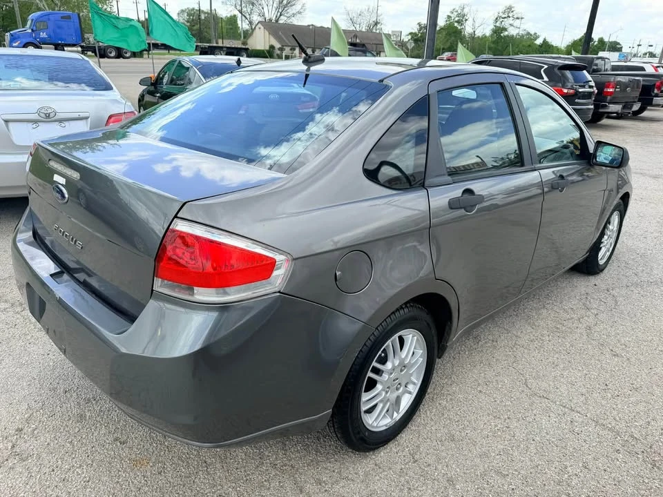 2010 Ford Focus - Image 3 of 8