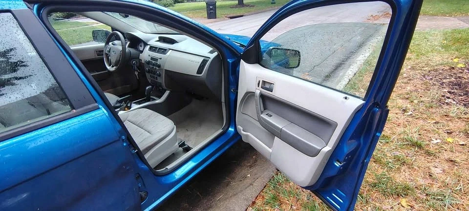 2010 Ford Focus 2nd Gen - Image 5 of 15