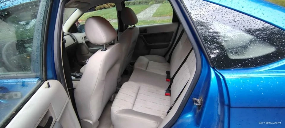 2010 Ford Focus 2nd Gen - Image 7 of 15