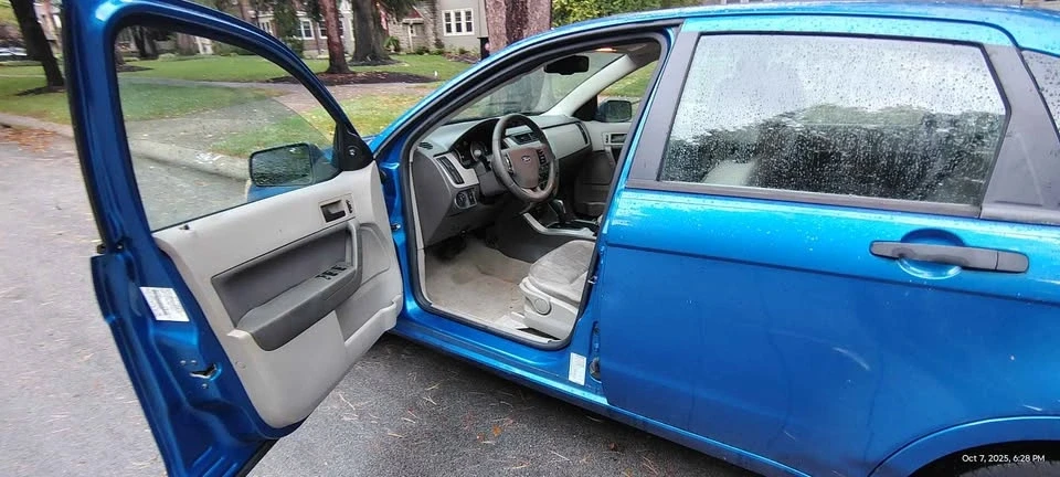 2010 Ford Focus 2nd Gen - Image 2 of 15
