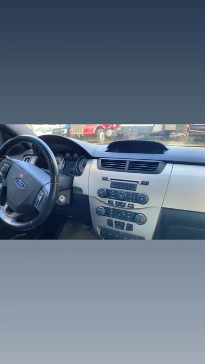 2010 Ford Focus 2nd Gen - Image 3 of 4