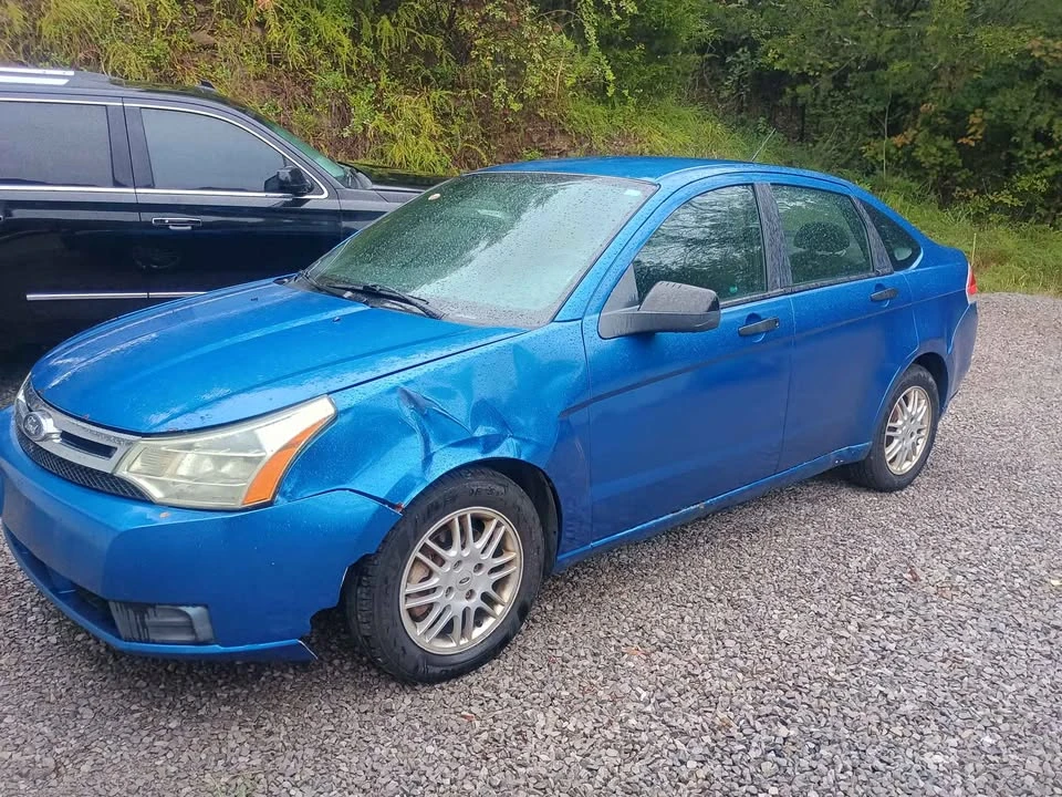 2010 Ford Focus 2nd Gen - Image 2 of 8