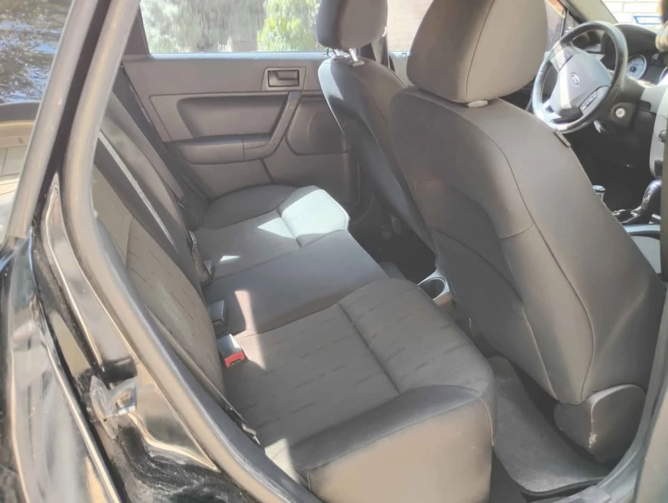 2010 Ford Focus 2nd Gen - Image 10 of 12