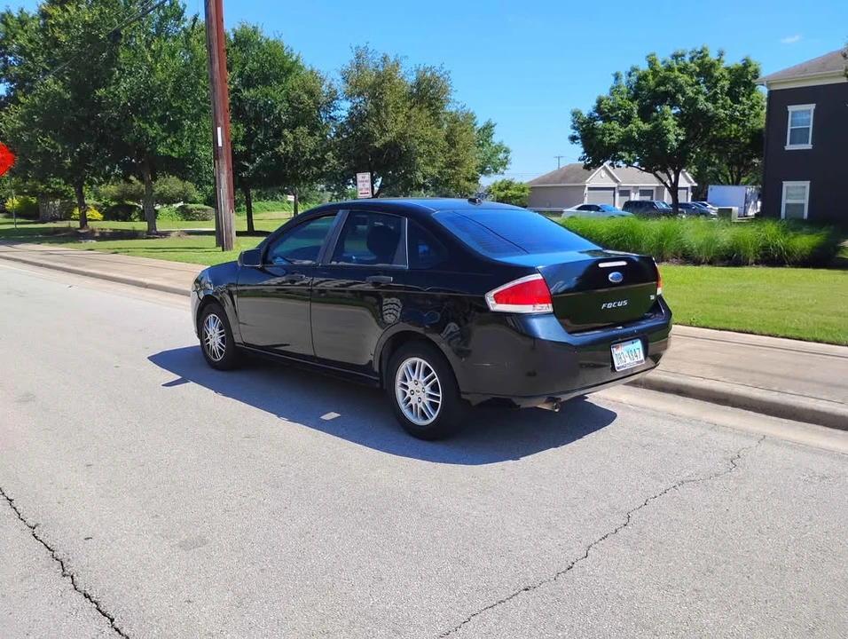 2010 Ford Focus 2nd Gen - Image 6 of 12
