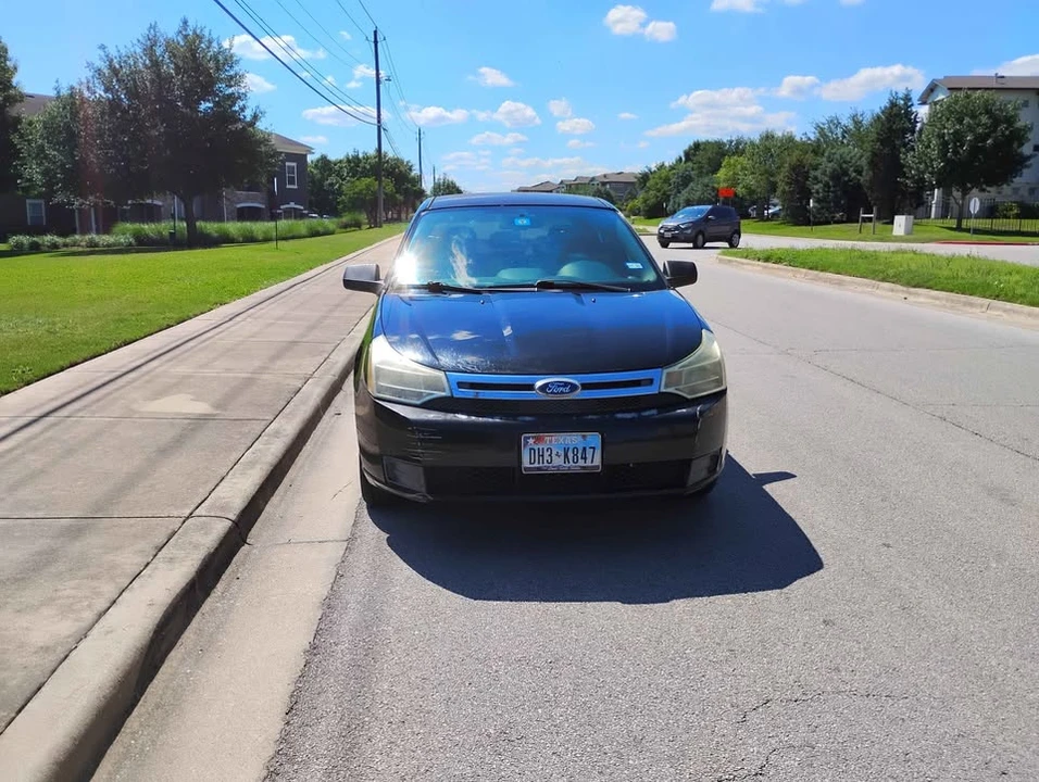 2010 Ford Focus 2nd Gen - Image 5 of 12