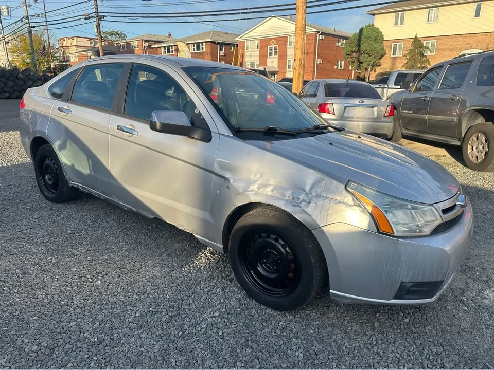 2010 Ford Focus 2nd Gen - Image 2 of 11