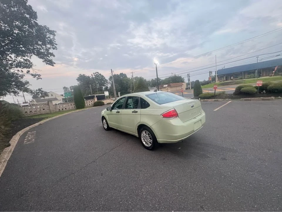 2010 Ford Focus 2nd Gen - Image 12 of 17