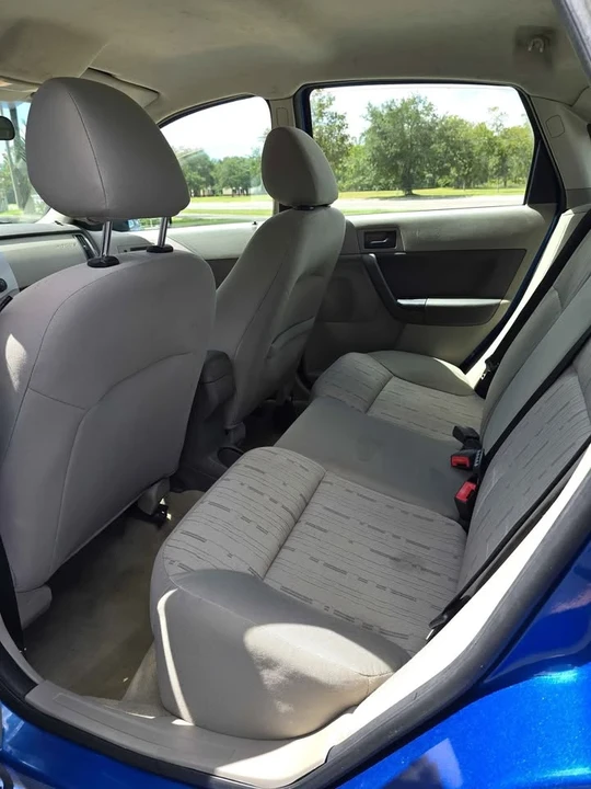 2010 Ford Focus 2nd Gen - Image 9 of 14